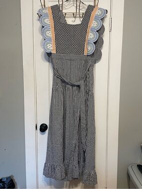 Stella Nova wrap Gingham Maxi Dress with Scallop Trim. Size NWT